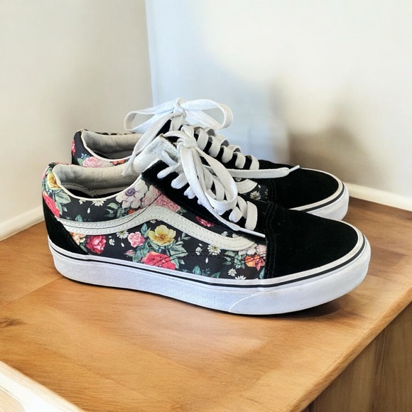 Vans Old Skool Garden Floral Classic Low Black Flowers Women Size 7 - Picture 2 of 4